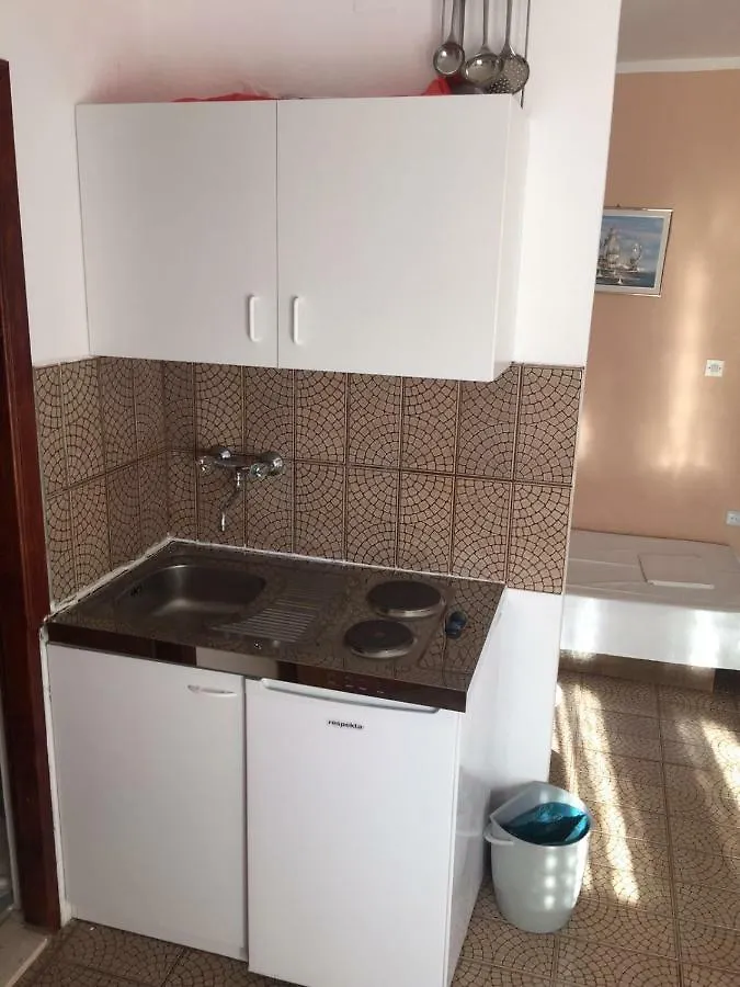 Villa Kartelo 特罗吉尔