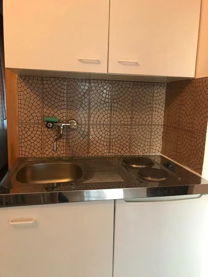 Villa Kartelo 特罗吉尔 公寓